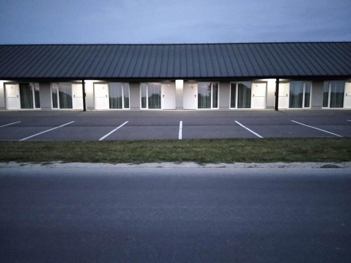 Motel Express Богучін Екстер'єр фото
